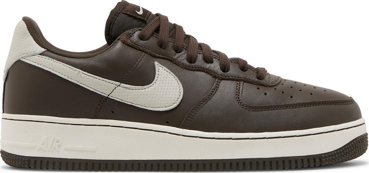 Кроссовки Nike Air Force 1 '07 Craft 'Dark Chocolate', коричневый
Кроссовки Nike Air Force 1 '07 Craft 'Dark Chocolate', коричневый