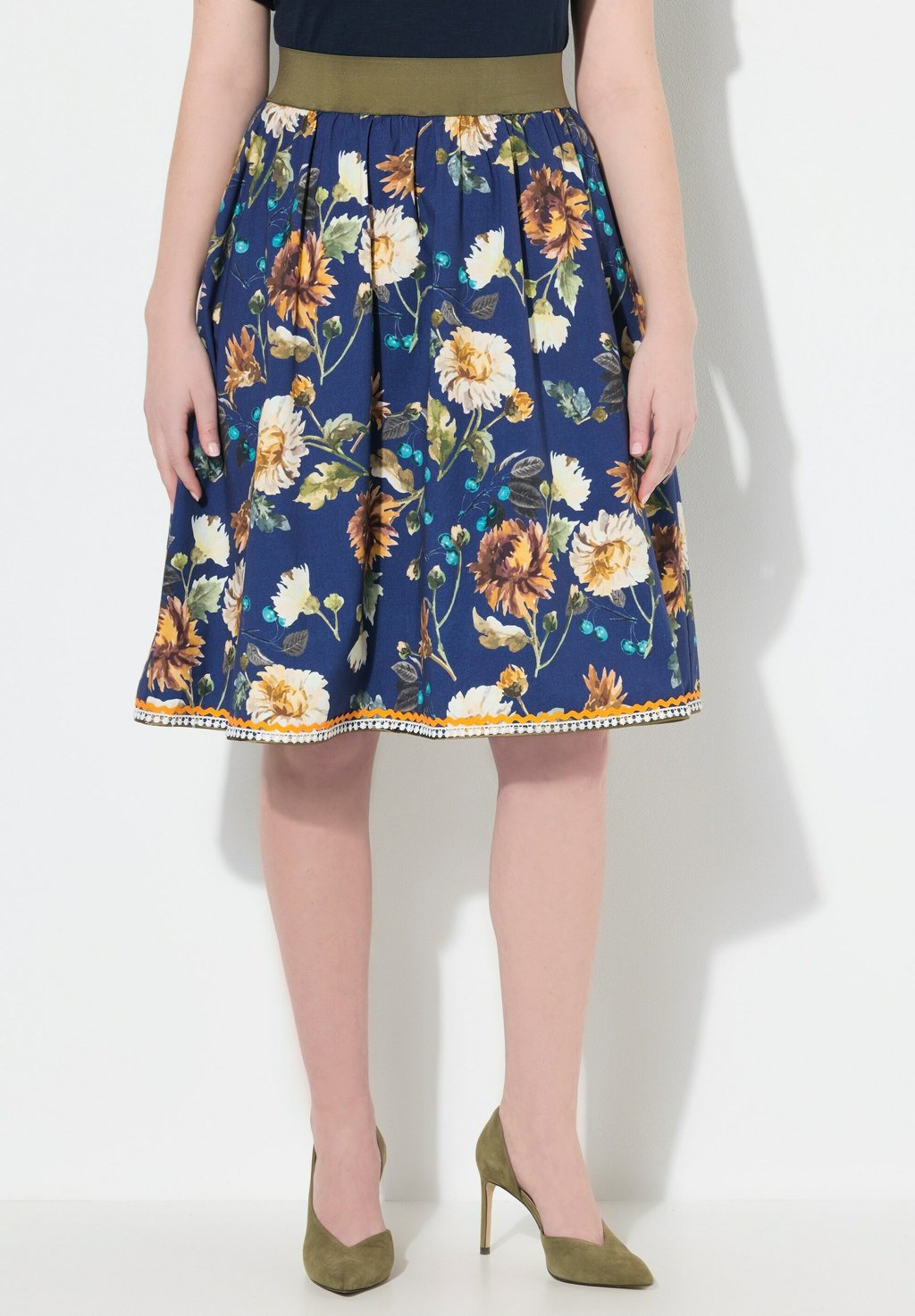 Юбка А-силуэта FLORAL Ulla Popken, темно-синий
Юбка А-силуэта FLORAL Ulla Popken, темно-синий