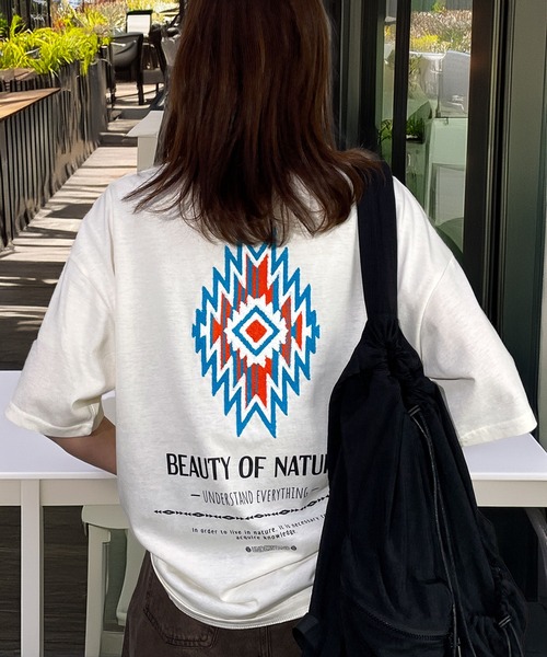 Футболка с коротким рукавом, ретро-поп стиль, с вышивкой, бренд Candlestick, цвет белый
Футболка с коротким рукавом, ретро-поп стиль, с вышивкой, бренд Candlestick, цвет белый