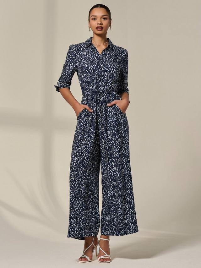 Абстрактный комбинезон с короткими рукавами и широкими штанинами Jolie Moi, Navy
Абстрактный комбинезон с короткими рукавами и широкими штанинами Jolie Moi, Navy