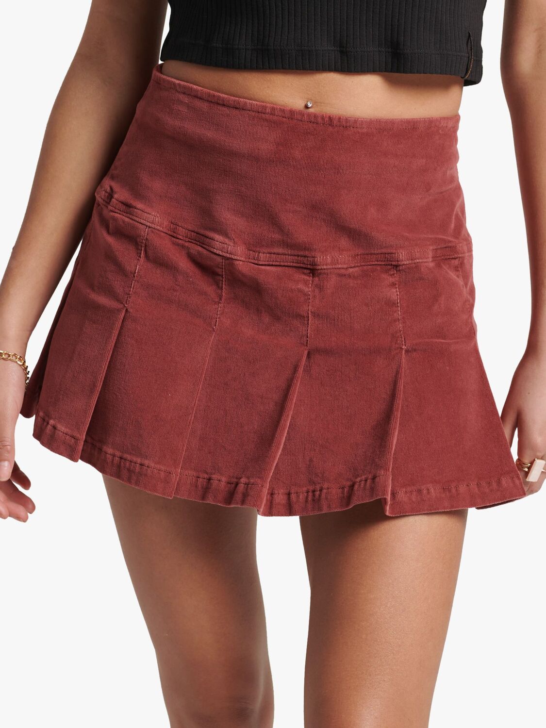 Вельветовая мини-юбка со складками Superdry Vintage, цвет Мерло
Вельветовая мини-юбка со складками Superdry Vintage, цвет Мерло