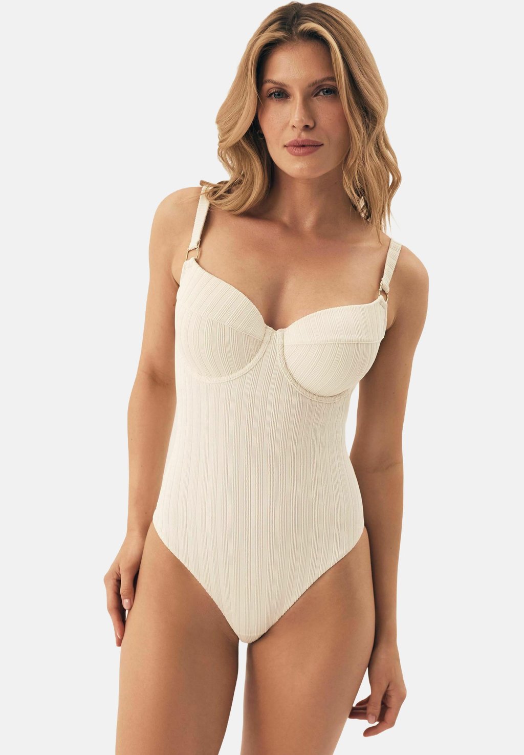 Купальник PEARL ESOTIQ, белый
Купальник PEARL ESOTIQ, белый