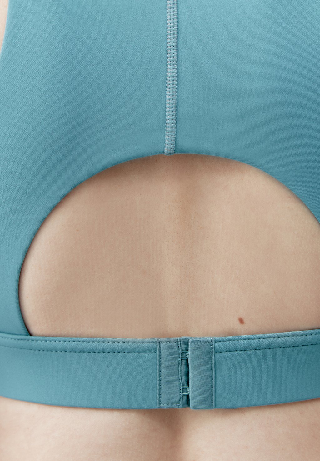 Спортивный бюстгальтер средней поддержки CAROLE Born Living Yoga, светло-голубой
Спортивный бюстгальтер средней поддержки CAROLE Born Living Yoga, светло-голубой