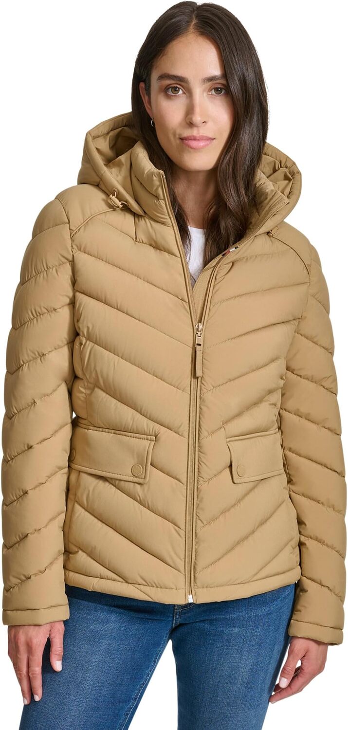 Куртка Tommy Hilfiger Zip-Up Lightweight Jacket, кэмел 
Куртка Tommy Hilfiger Zip-Up Lightweight Jacket, кэмел