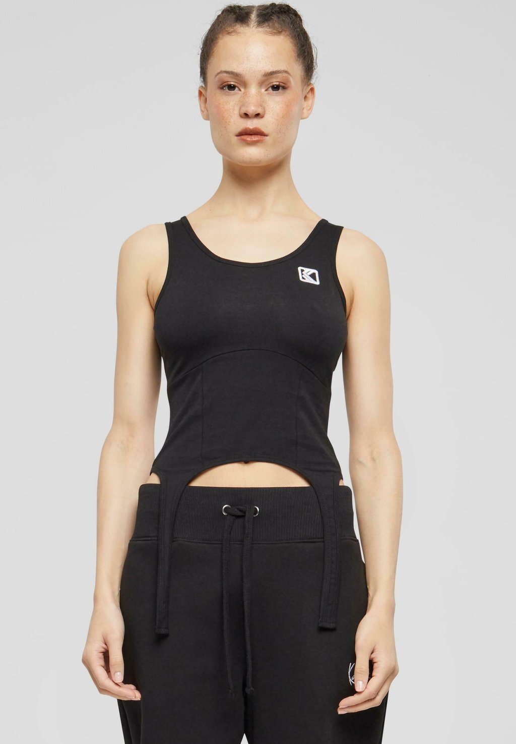 Топ CORSET STRAP Karl Kani, цвет black
Топ CORSET STRAP Karl Kani, цвет black