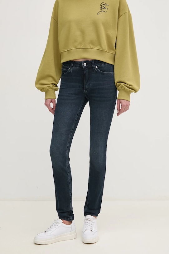 Джинсы Calvin Klein Jeans, темно-синий
Джинсы Calvin Klein Jeans, темно-синий