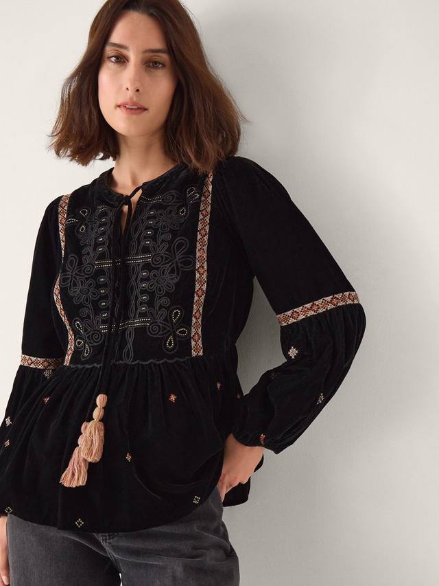 Топ из бархата с декором Noni Monsoon, Black
Топ из бархата с декором Noni Monsoon, Black