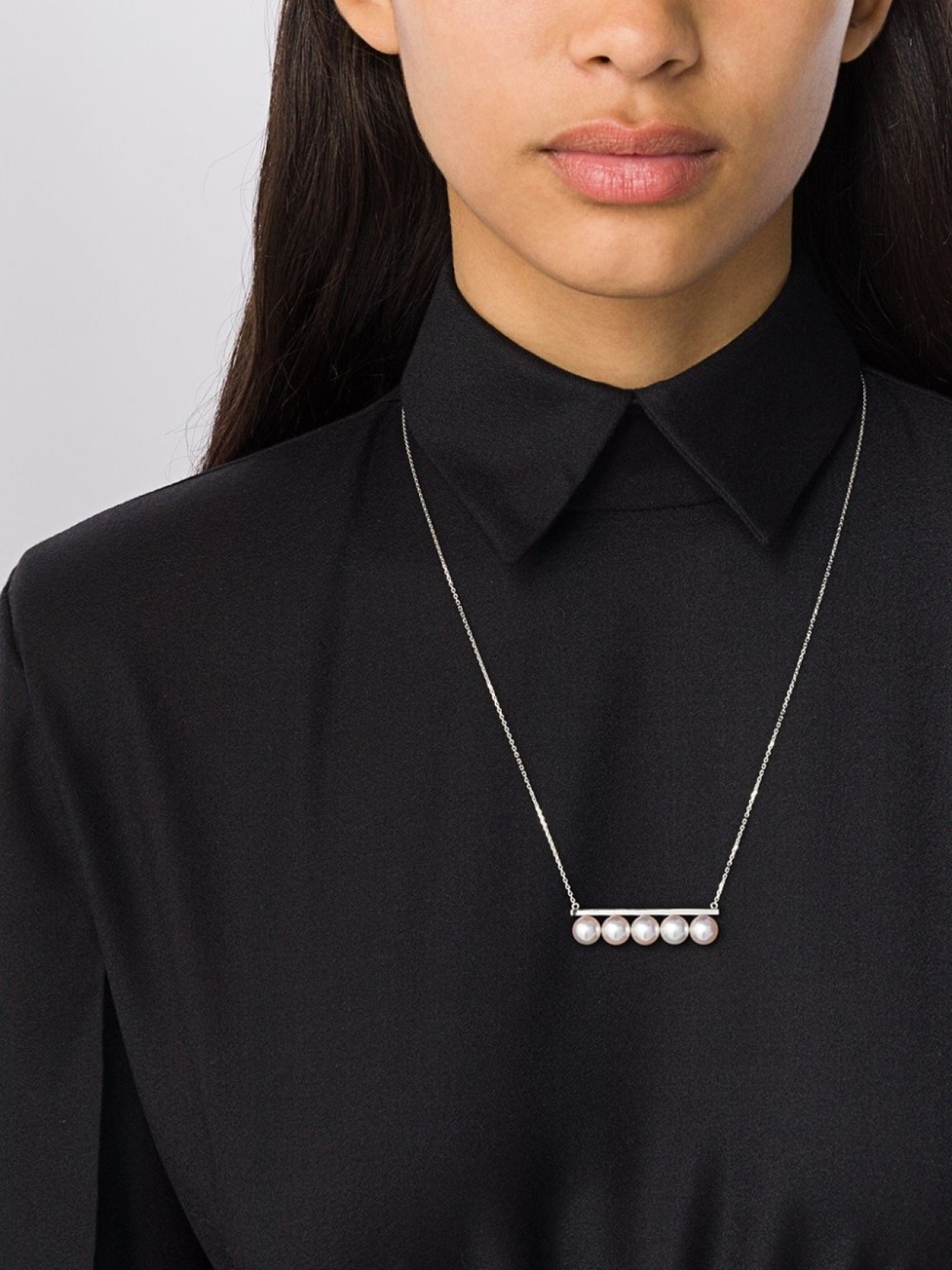 Колье Collection Line Balance Signature из белого золота TASAKI, серебряный
Колье Collection Line Balance Signature из белого золота TASAKI, серебряный