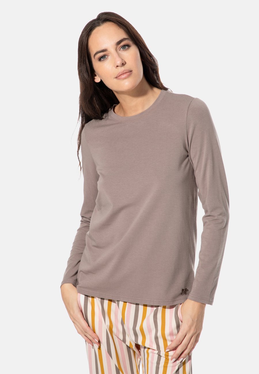 Пижамный топ Short Stories LANGARM , Braun/Brown
Пижамный топ Short Stories LANGARM , Braun/Brown