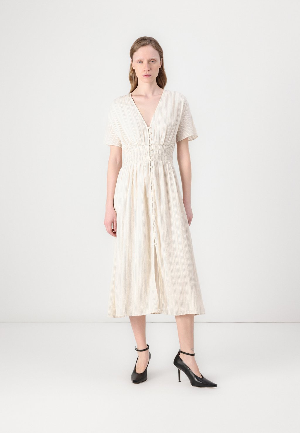 Повседневное платье GALAPOSA sessùn, кремовый
Повседневное платье GALAPOSA sessùn, кремовый