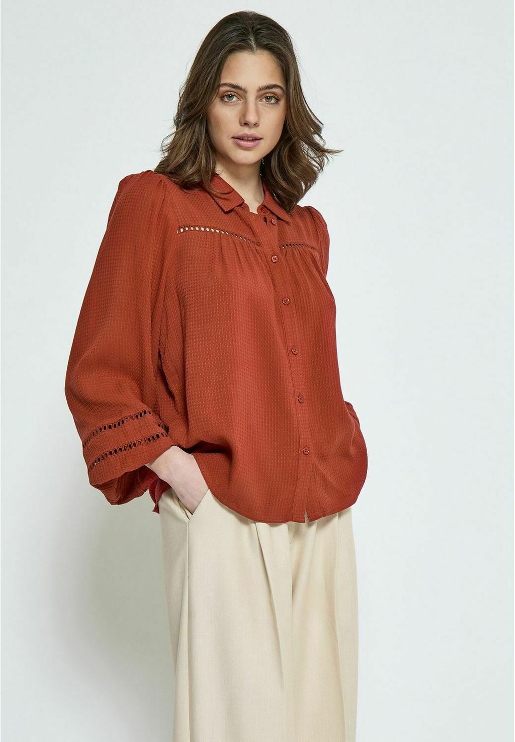 Рубашка-блузка PEPPERCORN, красный
Рубашка-блузка PEPPERCORN, красный