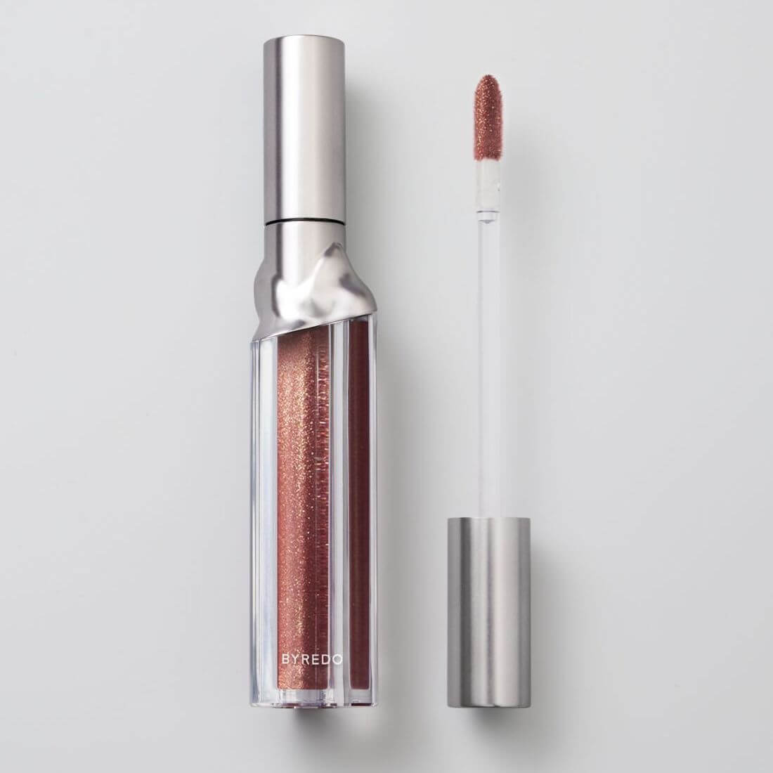 Жидкая помада для губ Byredo Vinyl Baiser Cosmique, 4 мл, розово-красный
Жидкая помада для губ Byredo Vinyl Baiser Cosmique, 4 мл, розово-красный