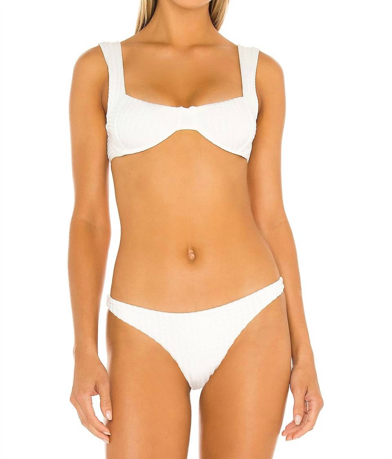 Топик бикини Tori в кремовом цвете L Space
Топик бикини Tori в кремовом цвете L Space