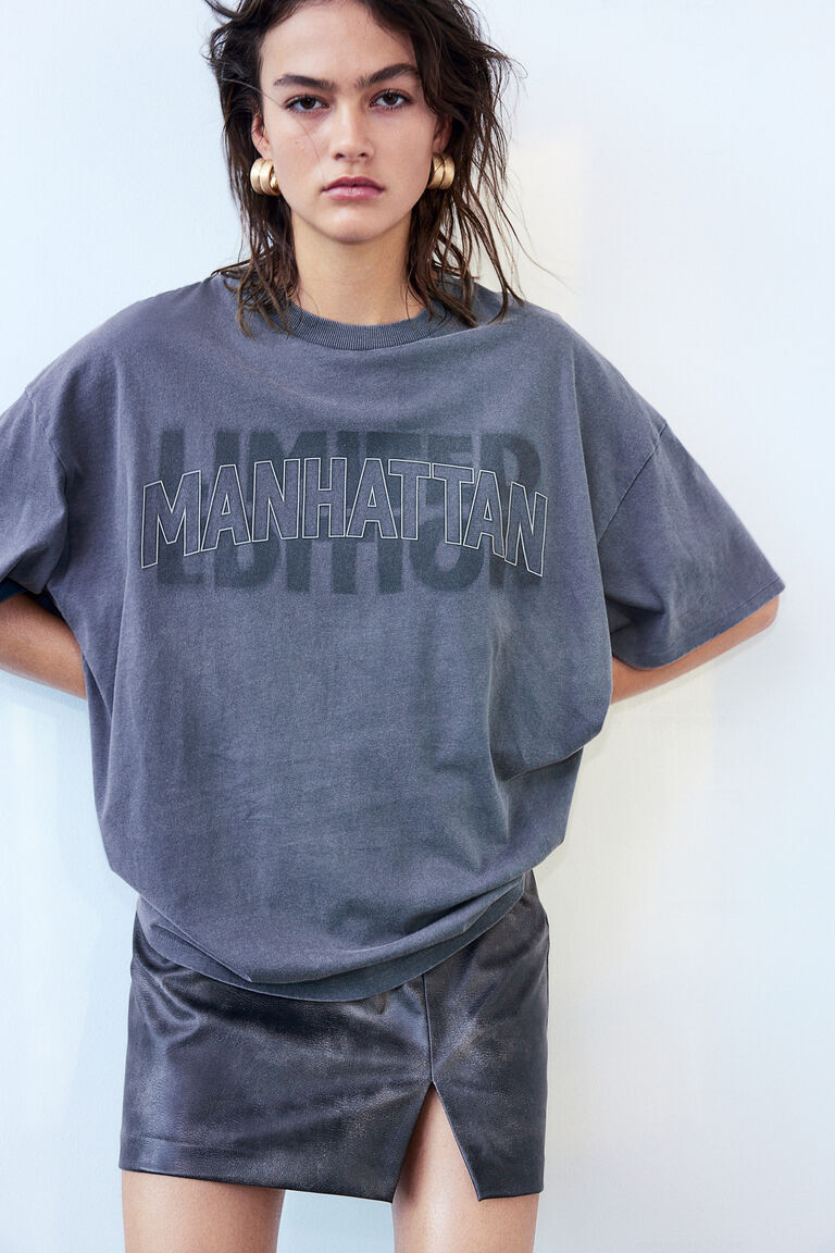 Мини-юбка с разрезом по краю H&M, черный 
Мини-юбка с разрезом по краю H&M, черный