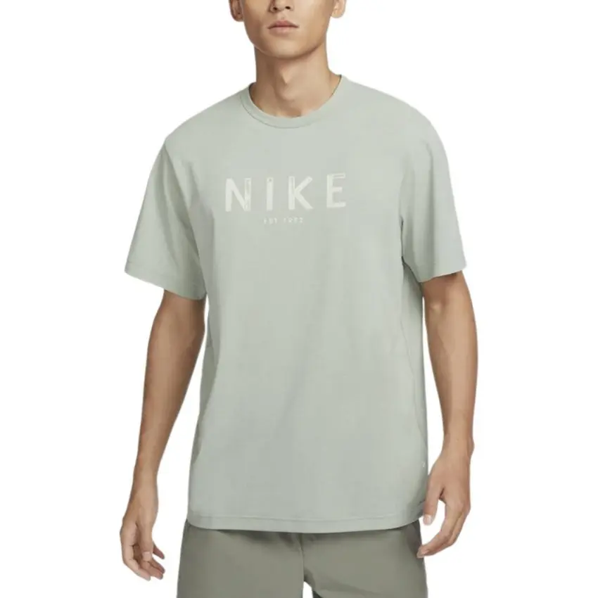 Nike Футболка мужская green
Nike Футболка мужская green