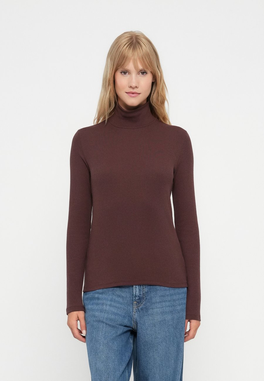 Топ GAP BRUSHED T NECK, Chocolate Bar/Dark Brown
Топ GAP BRUSHED T NECK, Chocolate Bar/Dark Brown