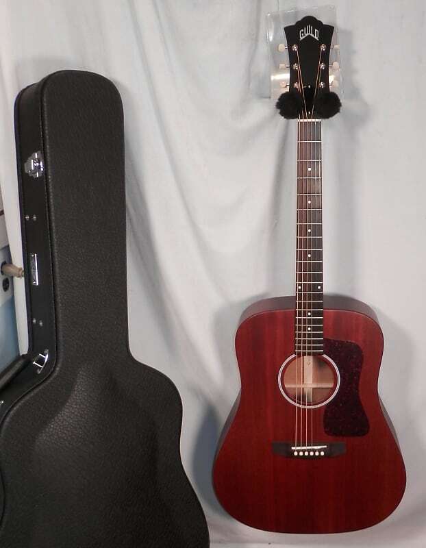 Акустическая гитара Guild USA D-20 Mahogany Natural Satin Finish Dreadnought Acoustic with case new
Акустическая гитара Guild USA D-20 Mahogany Natural Satin Finish Dreadnought Acoustic with case new