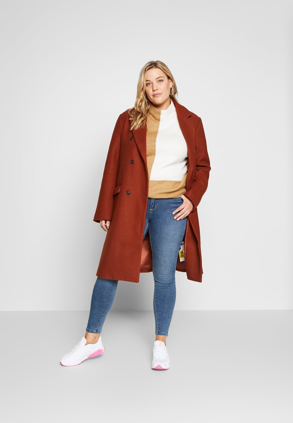 Джинсы облегающие CROPPED AMY JEANS MIT REIßVERSCHLUSS Zizzi, синий деним 
Джинсы облегающие CROPPED AMY JEANS MIT REIßVERSCHLUSS Zizzi, синий деним