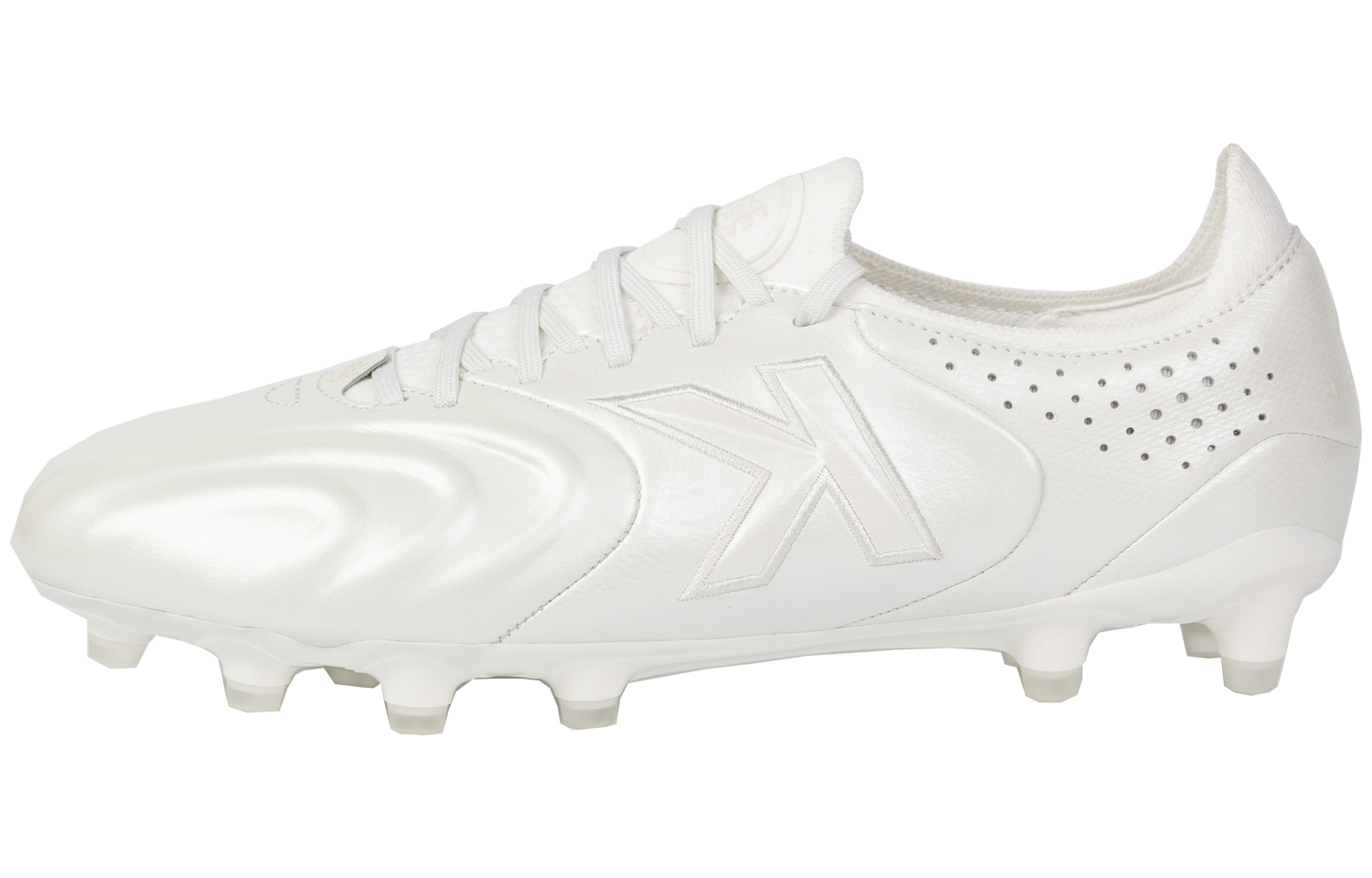 Футбольные бутсы серии Holy Grail мужские низкие белые Kelme
Футбольные бутсы серии Holy Grail мужские низкие белые Kelme