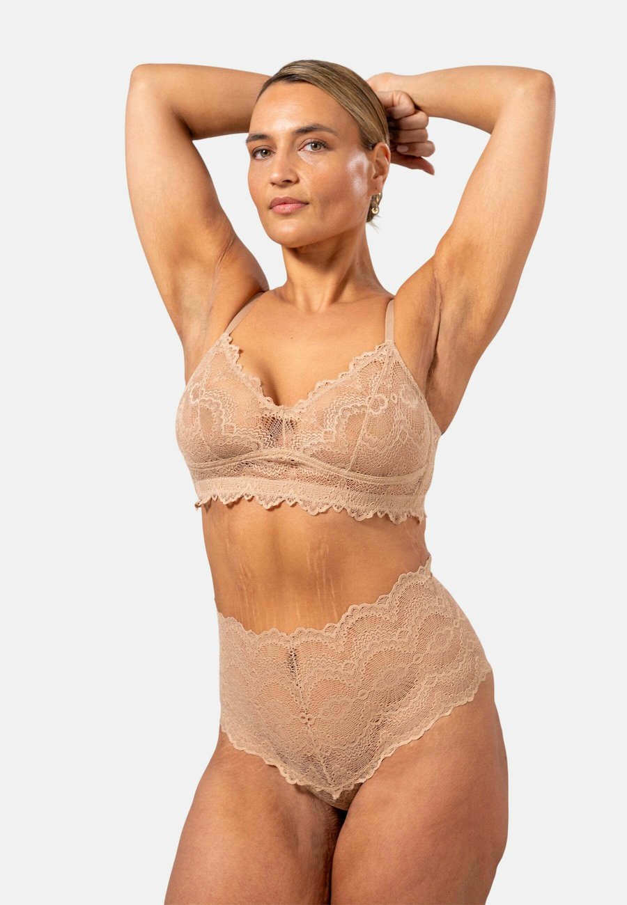 Бюстгальтер Understatement Triangle bra, Warm Nude/Nude
Бюстгальтер Understatement Triangle bra, Warm Nude/Nude