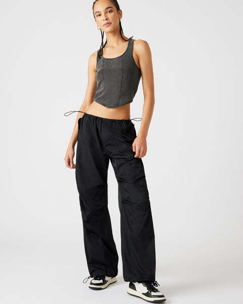 Брюки Pia Parachute Pant Steve Madden, черный
Брюки Pia Parachute Pant Steve Madden, черный