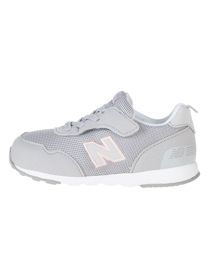 Низкие кроссовки New Balance, серый
Низкие кроссовки New Balance, серый