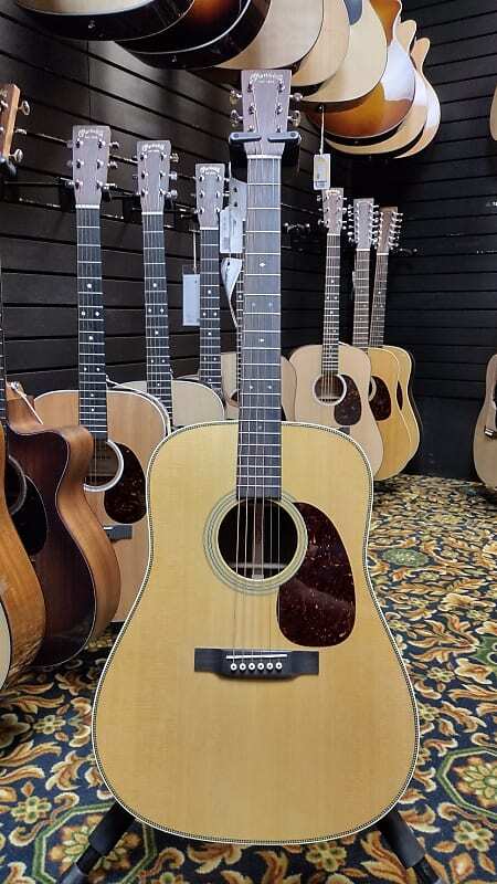 Стандартная серия Martin HD-28 Standard Series HD-28
Стандартная серия Martin HD-28 Standard Series HD-28