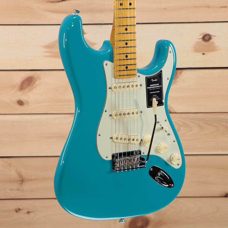 Fender American Professional II Stratocaster — синий Майами — US22177057 
Fender American Professional II Stratocaster — синий Майами — US22177057