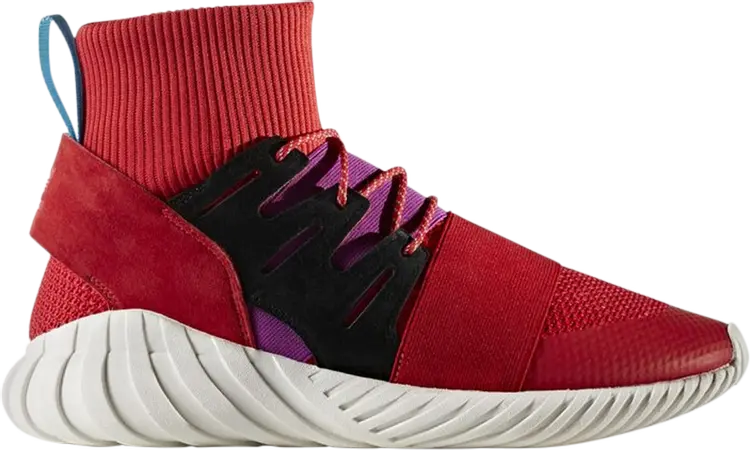 Кроссовки Adidas Tubular Doom Winter 'Scarlet', красный
Кроссовки Adidas Tubular Doom Winter 'Scarlet', красный