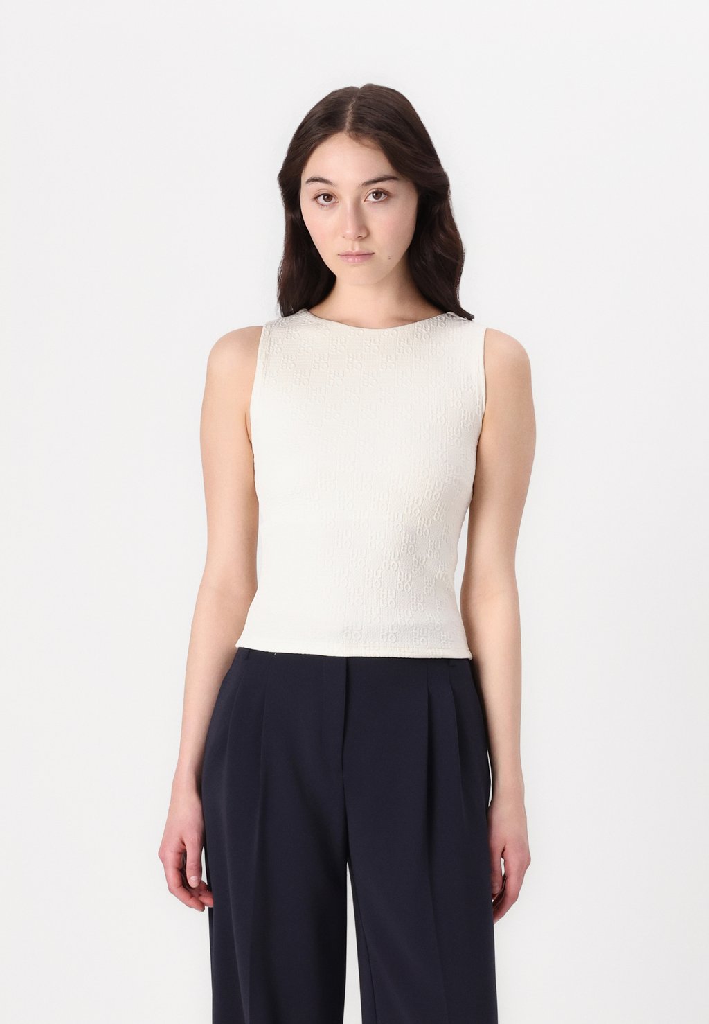 Топ DAIRONI HUGO, белый
Топ DAIRONI HUGO, белый