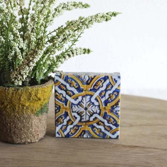 Мыло Essencias de Portugal Azulejos фиалковое 50 г, L&L LongLife
Мыло Essencias de Portugal Azulejos фиалковое 50 г, L&L LongLife