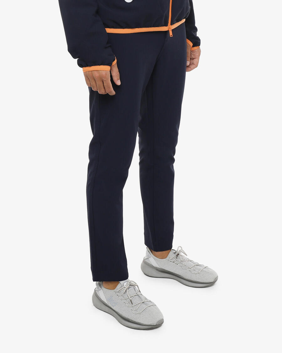 JAKED Синтетические спортивные брюки темно-синего цвета для мужчин
JAKED Синтетические спортивные брюки темно-синего цвета для мужчин