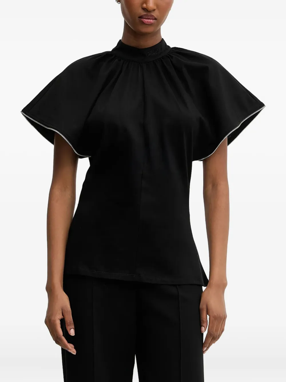 Блузка с высоким воротом и застежкой-молнией KARL LAGERFELD, черный
Блузка с высоким воротом и застежкой-молнией KARL LAGERFELD, черный