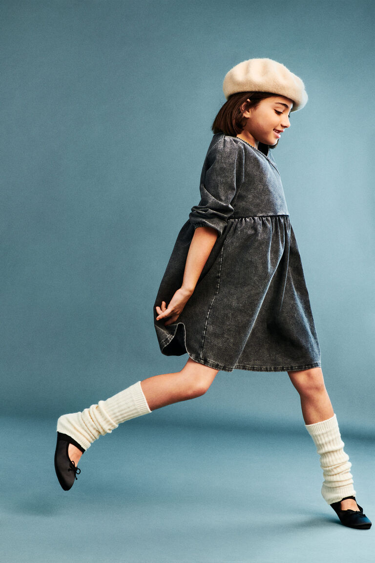 Джинсовое платье H&M, серый
Джинсовое платье H&M, серый