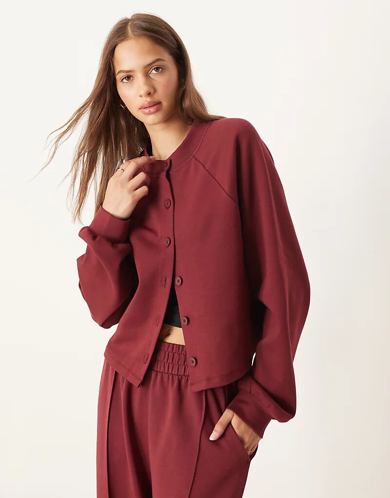 Кардиган интерлок ASOS DESIGN бордового цвета
Кардиган интерлок ASOS DESIGN бордового цвета