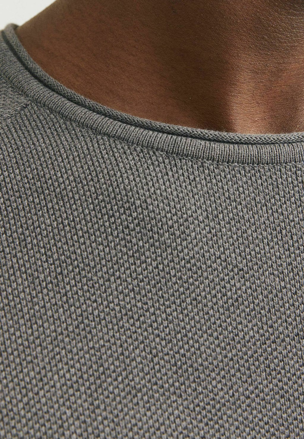 Джемпер JJEHILL CREW NECK Jack & Jones, серый
Джемпер JJEHILL CREW NECK Jack & Jones, серый