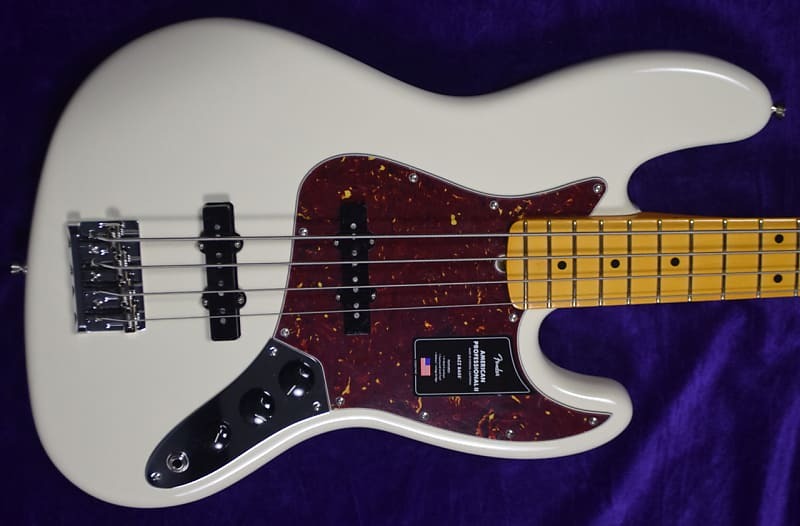 Бас-гитара Fender American Professional II Jazz Bass, олимпийский белый/клен
Бас-гитара Fender American Professional II Jazz Bass, олимпийский белый/клен