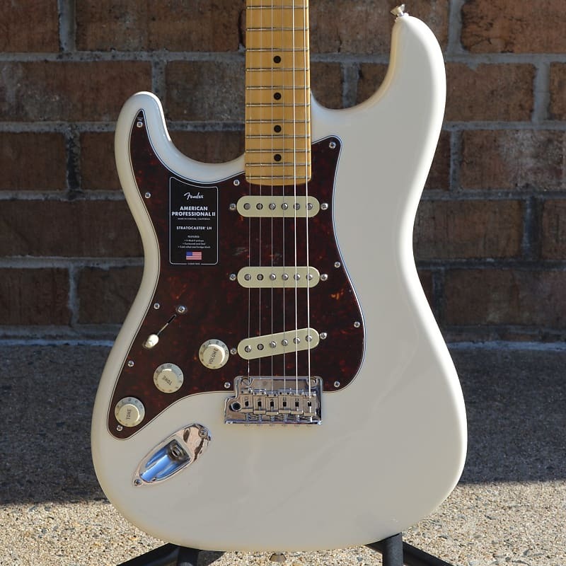 Электрогитара Fender American Professional II Stratocaster Left-Hand Olympic White
Электрогитара Fender American Professional II Stratocaster Left-Hand Olympic White