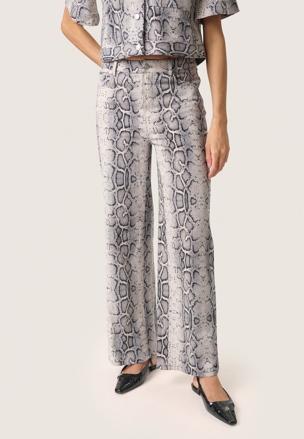 Расклешенные джинсы Soaked in Luxury, серый
Расклешенные джинсы Soaked in Luxury, серый