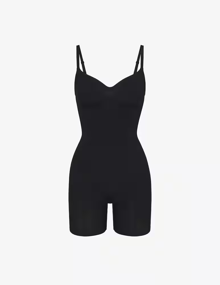 Боди до середины бедра SKIMS, цвет Onyx
Боди до середины бедра SKIMS, цвет Onyx