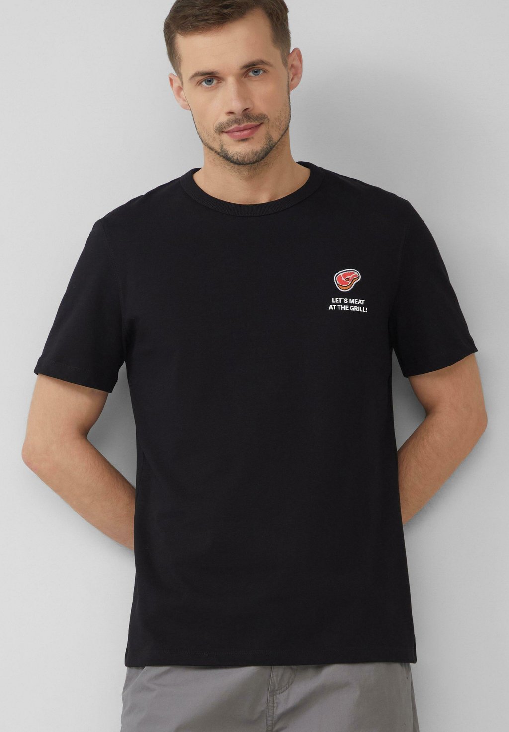 Футболка с принтом MIT GRILL-MOTIV s.Oliver, черный
Футболка с принтом MIT GRILL-MOTIV s.Oliver, черный