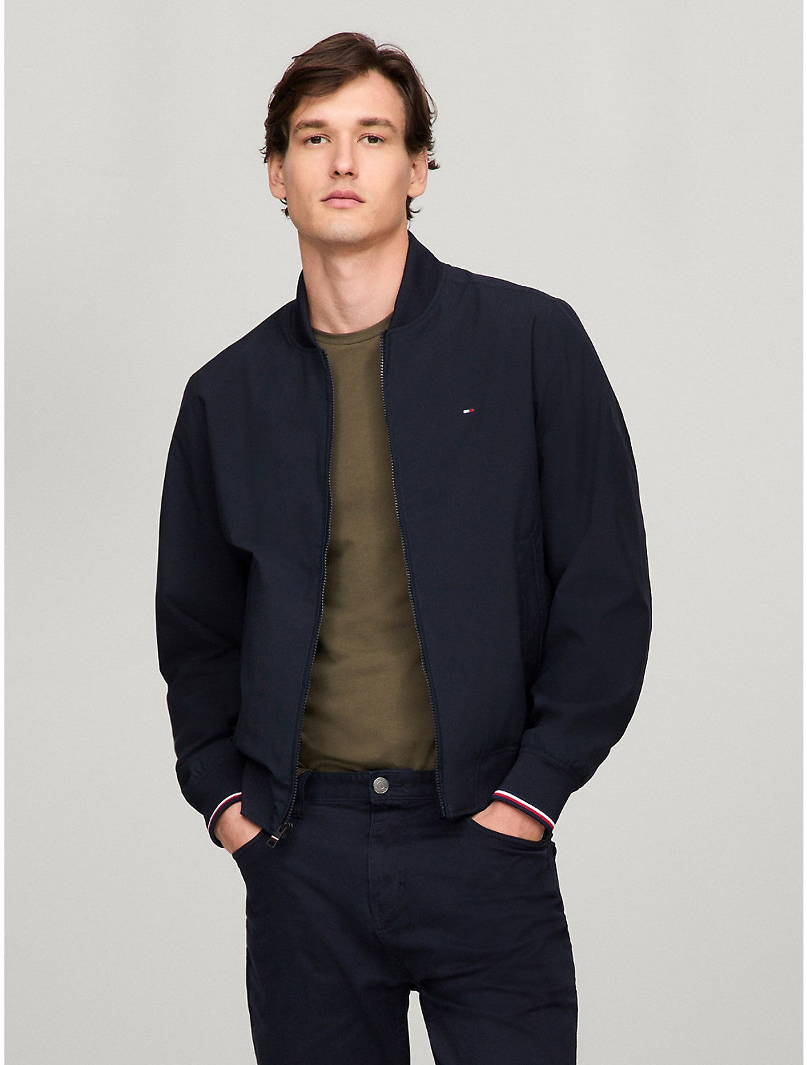 Легкая водонепроницаемая куртка-бомбер от Tommy Hilfiger для мужчин, темно-синий
Легкая водонепроницаемая куртка-бомбер от Tommy Hilfiger для мужчин, темно-синий