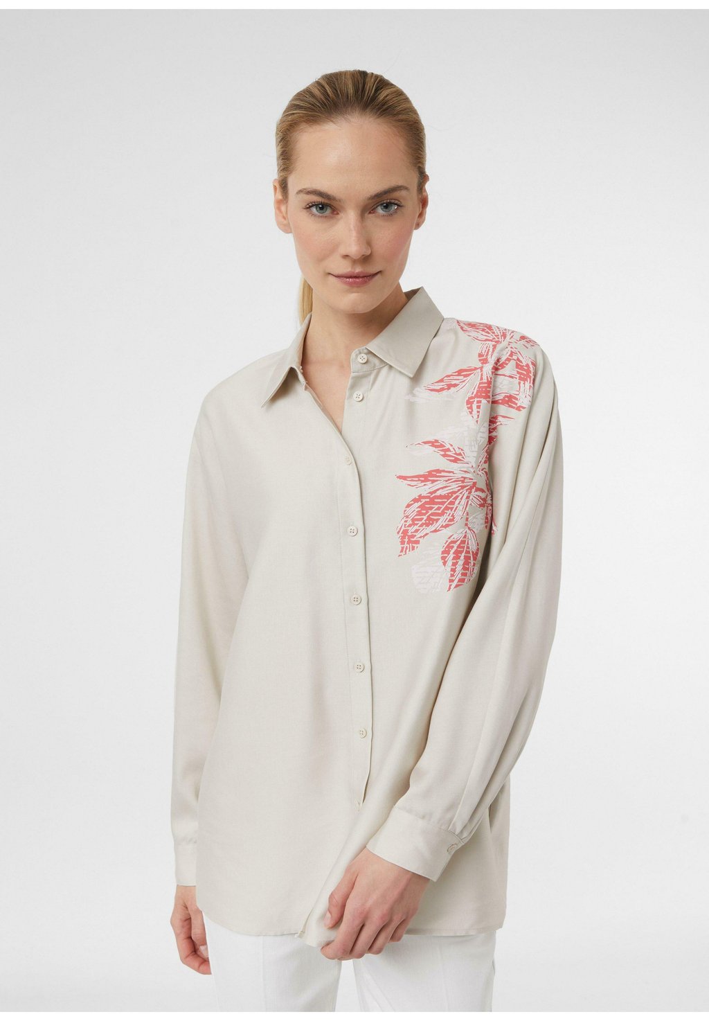 Блузка на пуговицах FLEDERMAUSÄRMELN UND FLORALEM comma, песочный
Блузка на пуговицах FLEDERMAUSÄRMELN UND FLORALEM comma, песочный