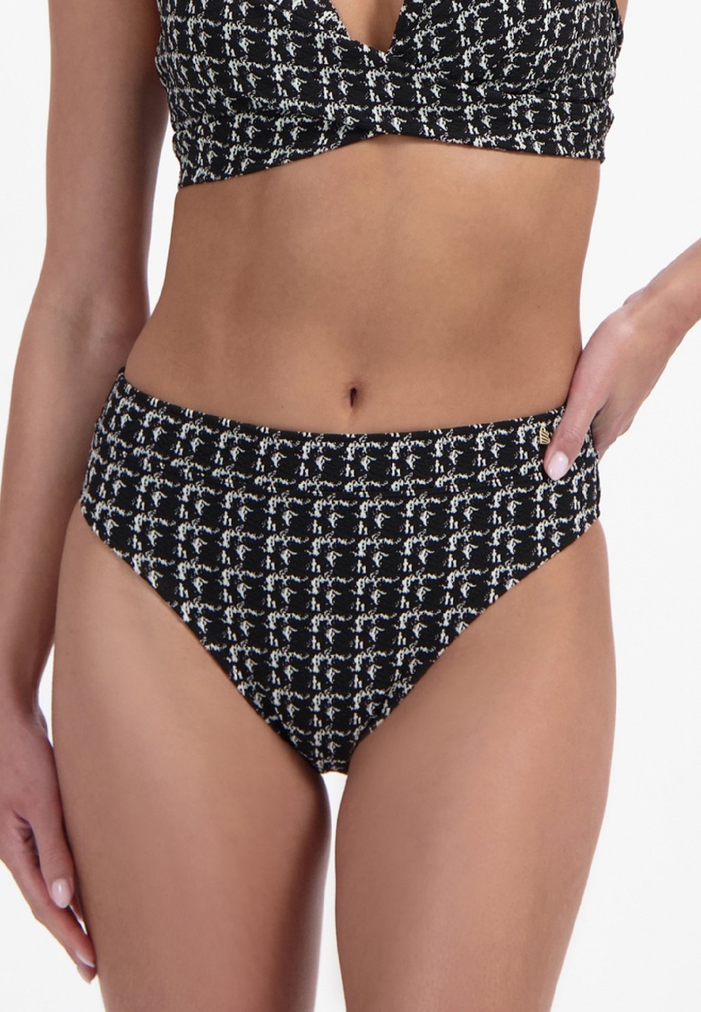 Плавки бикини Beachlife, черный
Плавки бикини Beachlife, черный