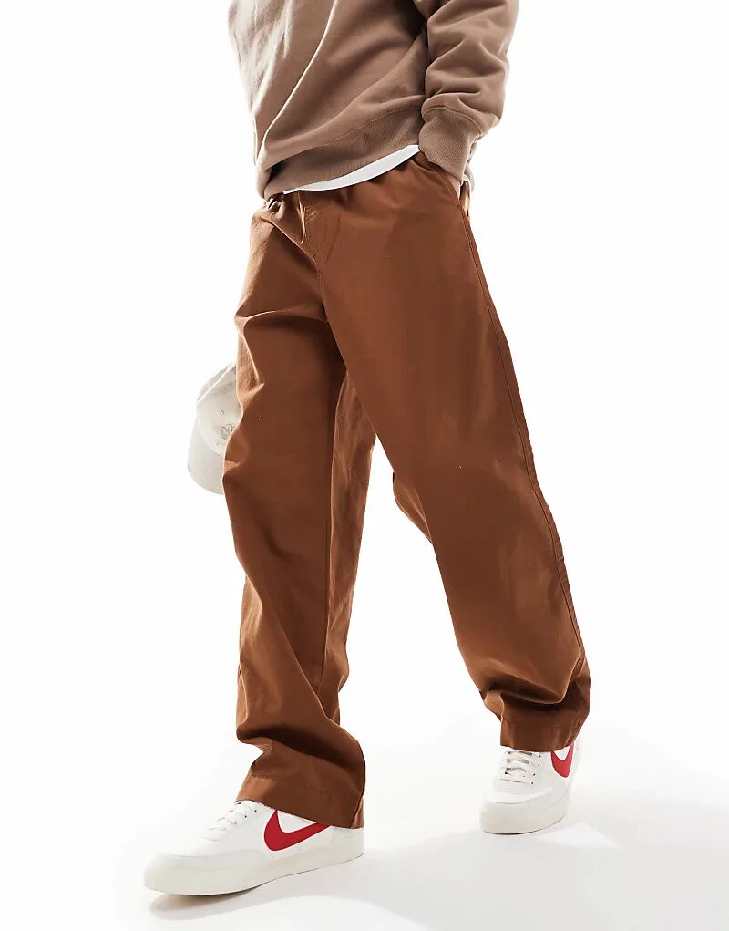 Мешковатые брюки с накладкой на заднем кармане коричневого цвета ASOS DESIGN 
Мешковатые брюки с накладкой на заднем кармане коричневого цвета ASOS DESIGN