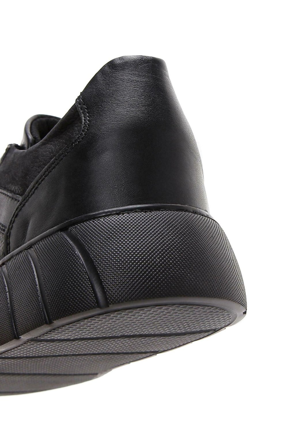 Кроссовки Derimod, черный
Кроссовки Derimod, черный