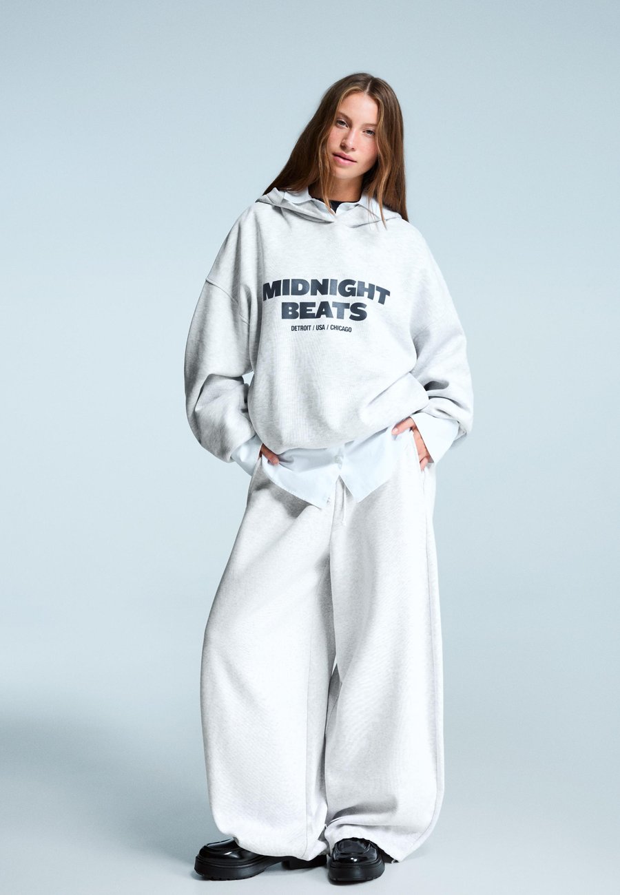Худи Bershka Hoodie, Dark Grey
Худи Bershka Hoodie, Dark Grey