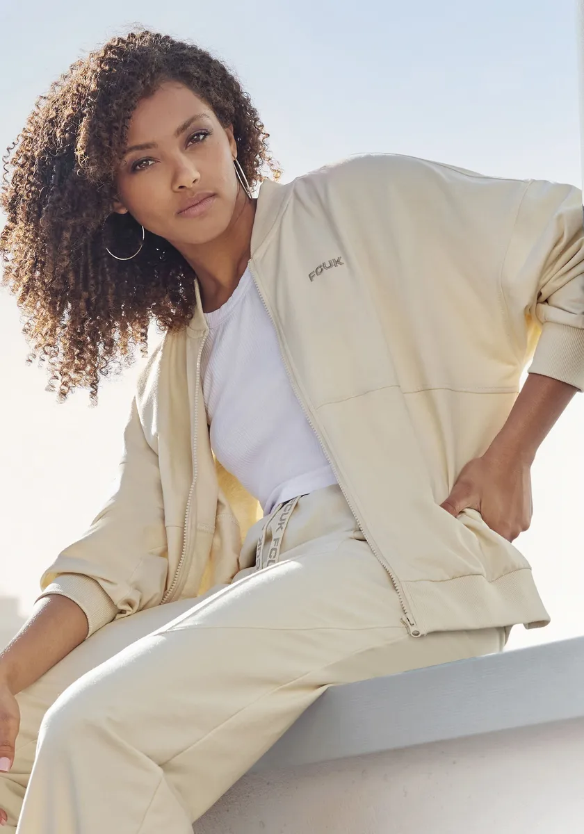 Толстовка FCUK с воротником и молнией во всю длину, кремовый
Толстовка FCUK с воротником и молнией во всю длину, кремовый