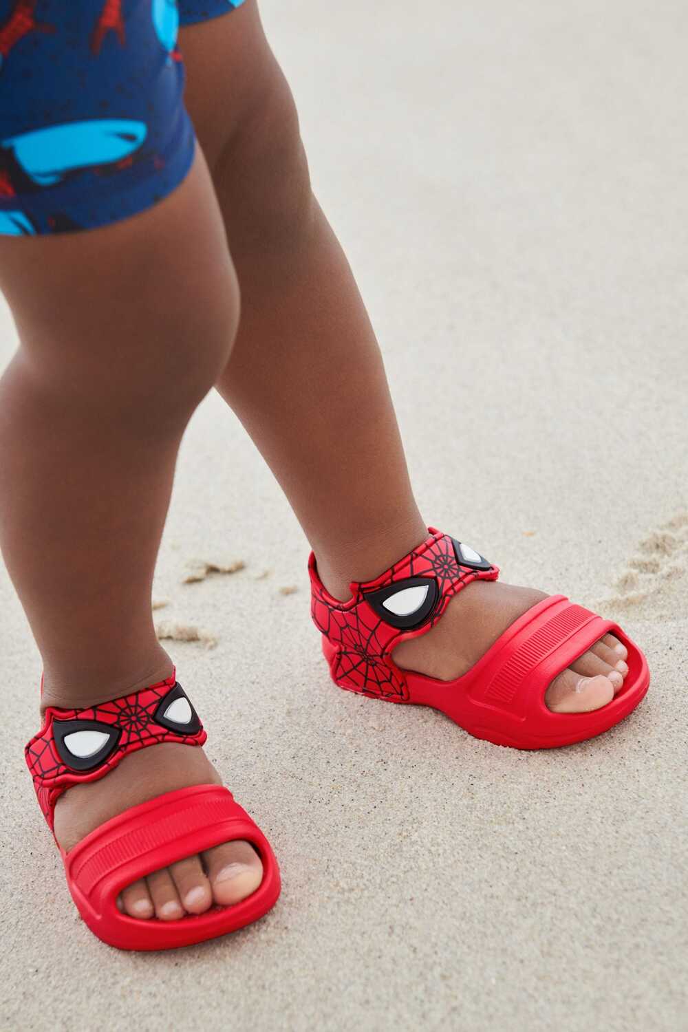 Шлепанцы для бассейна Next, красный
Шлепанцы для бассейна Next, красный