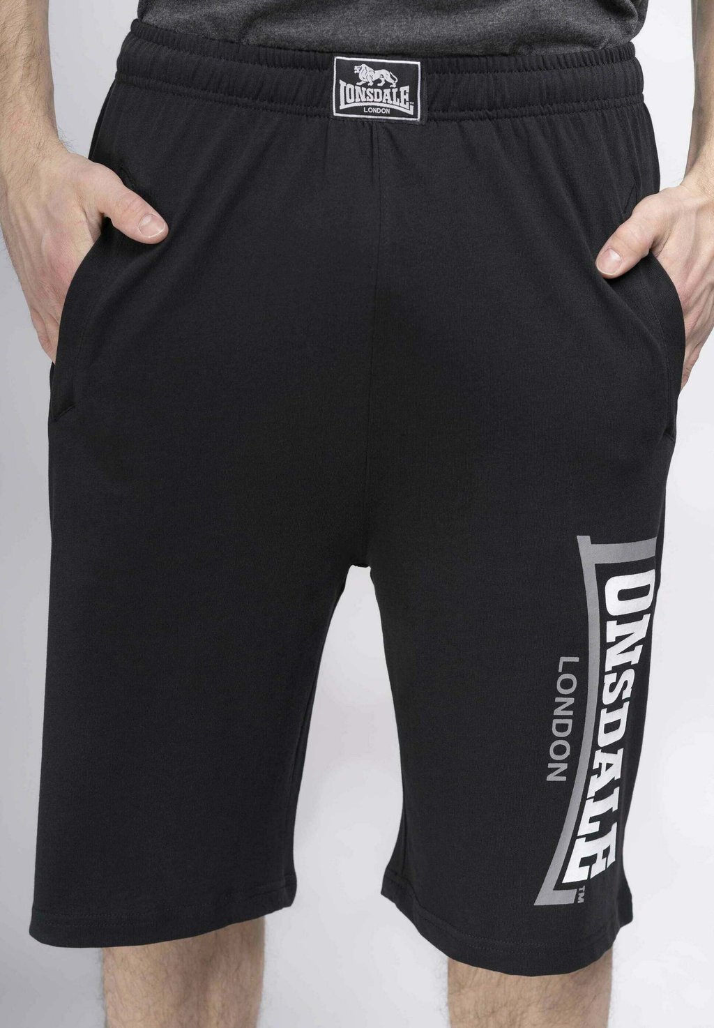 Шорты NORMALE PASSFORM Lonsdale, черный
Шорты NORMALE PASSFORM Lonsdale, черный